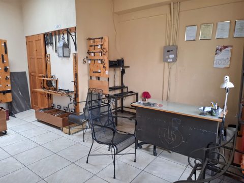 Casa Polideportivo - Vivienda habitada